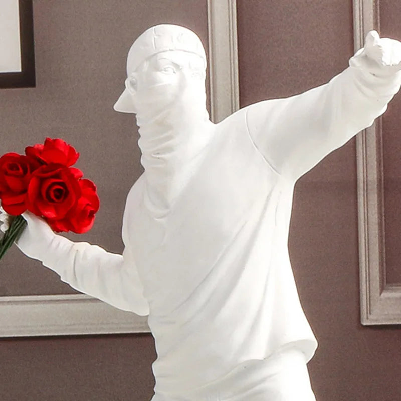 Escultura Harmonia em Movimento Homem Lançando Flor